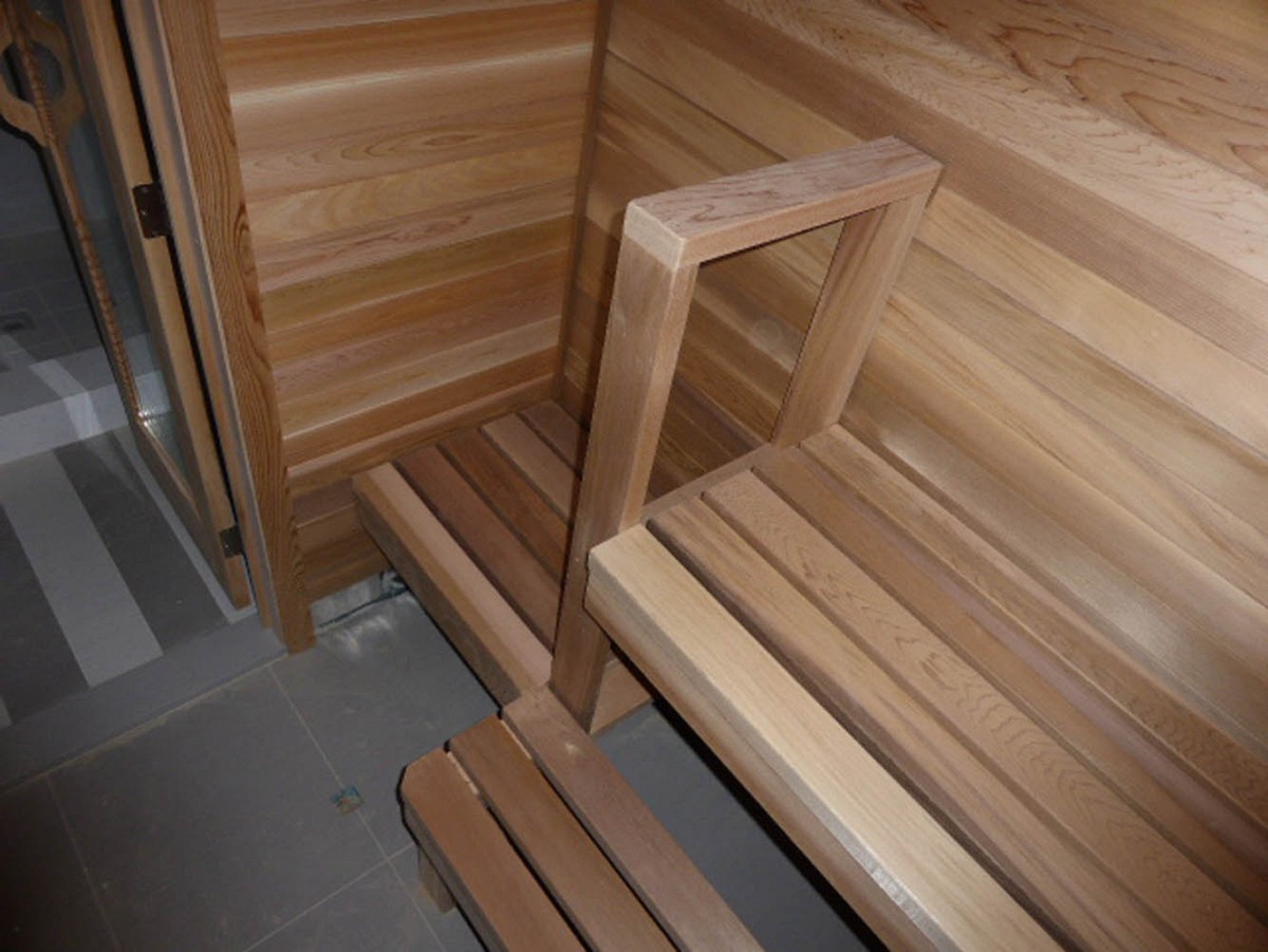 Home sauna custom bench