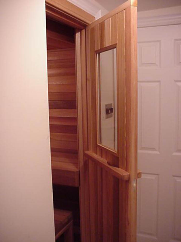 Indoor sauna door with window